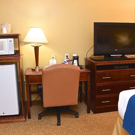Holiday Inn Express Hotel & Suites Fenton/I-44 By Ihg Bagian luar foto