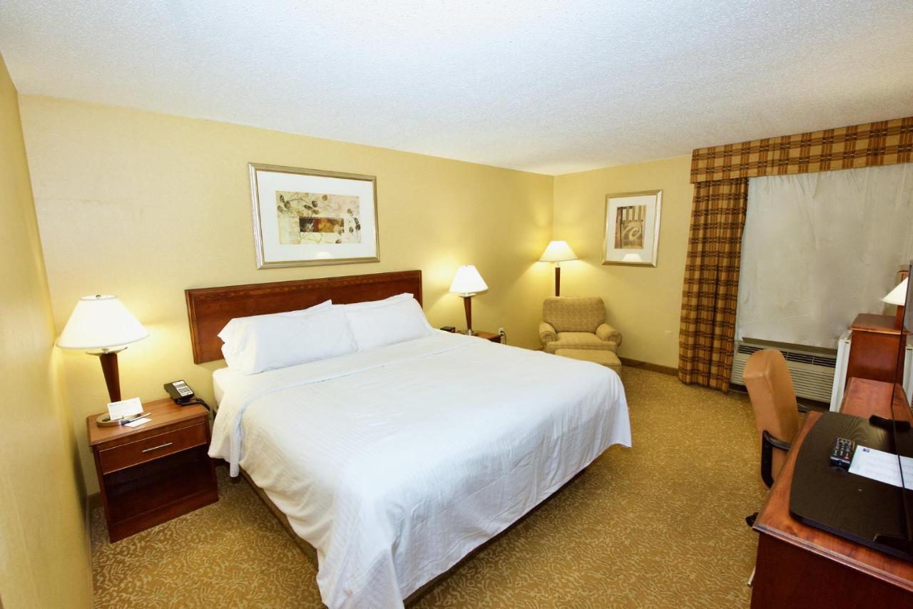Holiday Inn Express Hotel & Suites Fenton/I-44 By Ihg Bagian luar foto