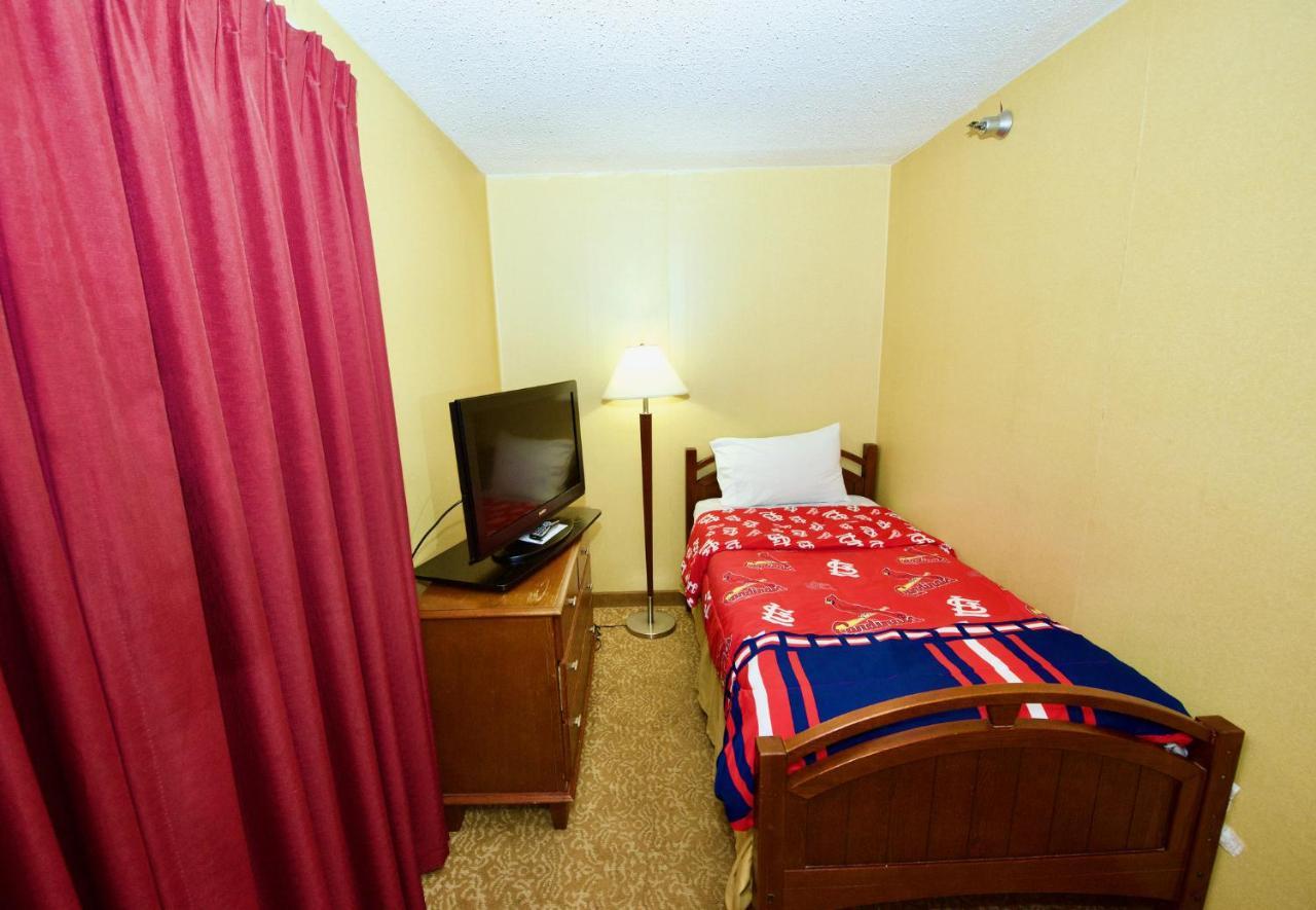 Holiday Inn Express Hotel & Suites Fenton/I-44 By Ihg Bagian luar foto