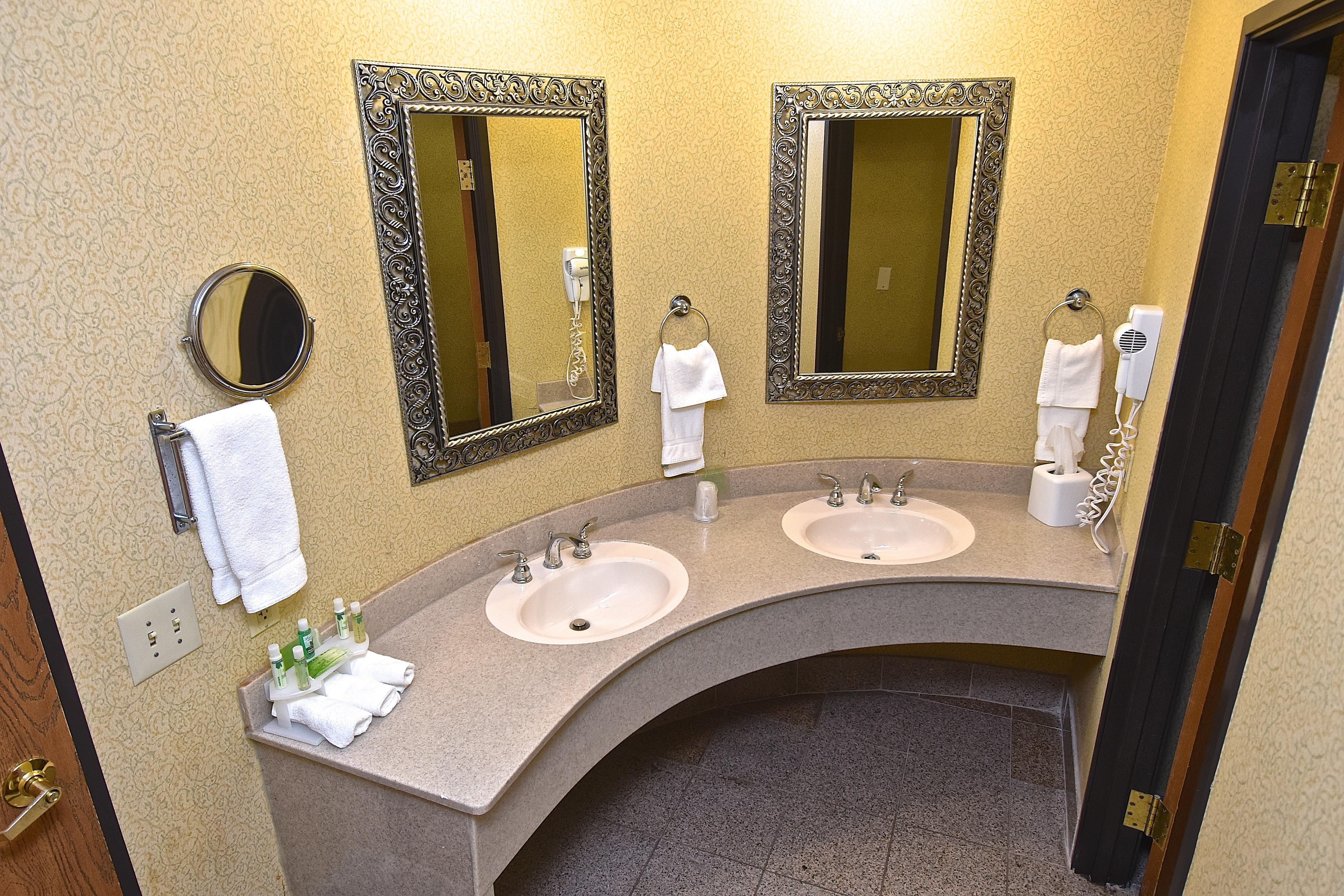 Holiday Inn Express Hotel & Suites Fenton/I-44 By Ihg Bagian luar foto